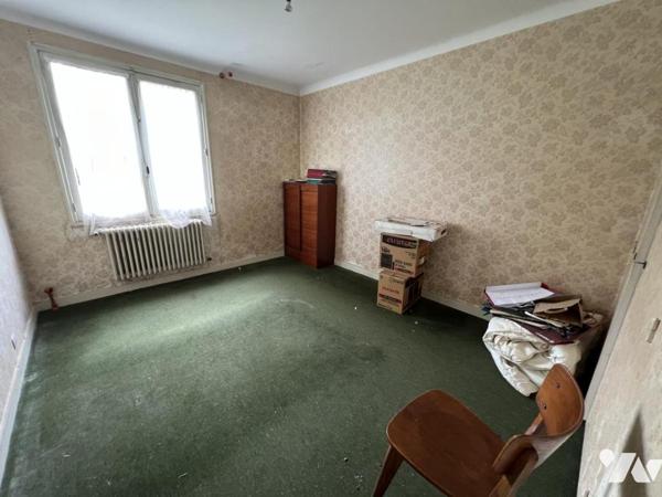 Maison 4 chambres + bureau avec jardin et garage