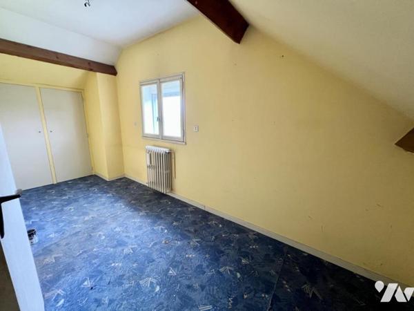 Maison 4 chambres + bureau avec jardin et garage