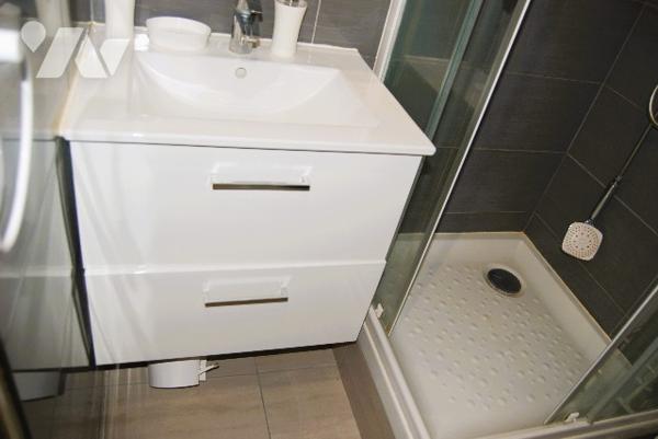 BOULOGNE - PARCHAMP KAHN - Studette 6ème étage 13 m2, balcon, résidence de standing,
gardien