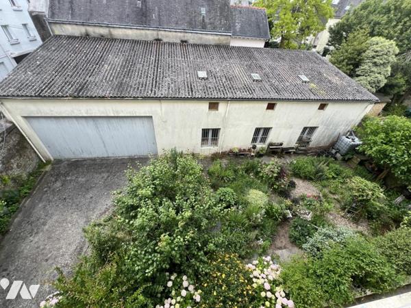 Merville. Immeuble de rapport (6 apparts) et bâtiment à rénover 