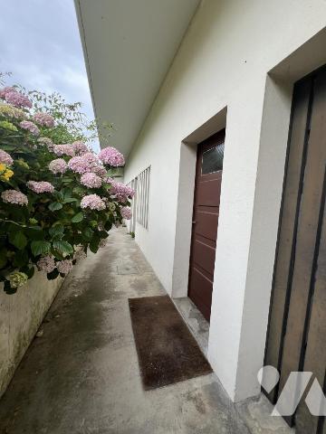 Merville. Immeuble de rapport (6 apparts) et bâtiment à rénover 