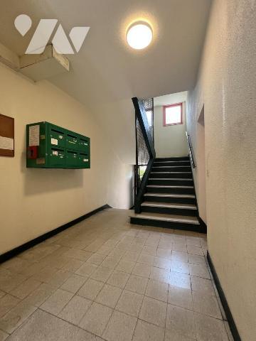 Merville. Immeuble de rapport (6 apparts) et bâtiment à rénover 