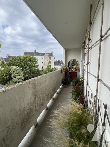 Merville. Immeuble de rapport (6 apparts) et bâtiment à rénover 