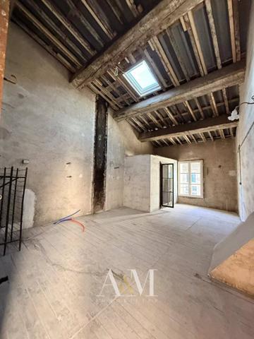 Appartement T5/T6 de 150 m² av patio et balcon