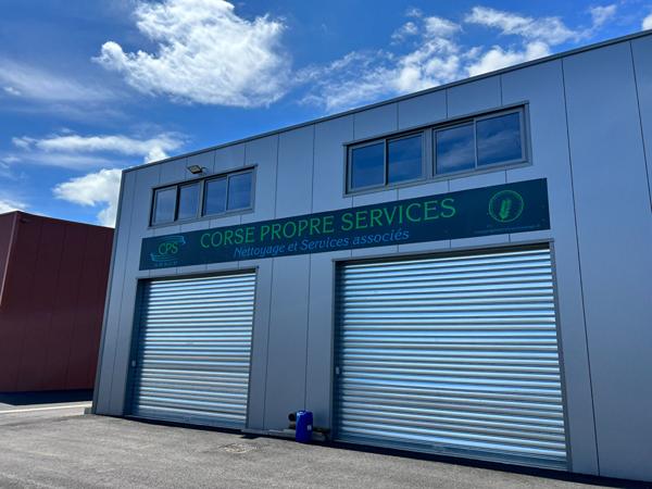 À louer - locaux d'activité de 123 m² à Borgo