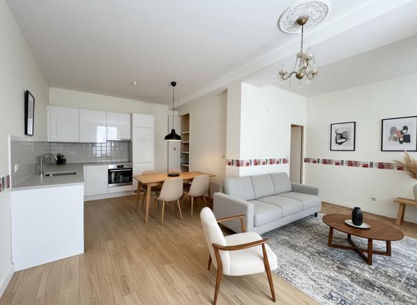 Angoulême – Maison de ville mitoyenne avec 2 chambres – – 74m² habitables env.