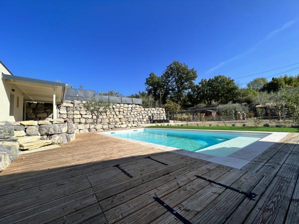 Buis-les-Baronnies (26170) Mollans-sur-Ouvèze. Maison contemporaine autonome en énergie de 145 m2 hab. sur un terrain de 778 m2 avec pisc