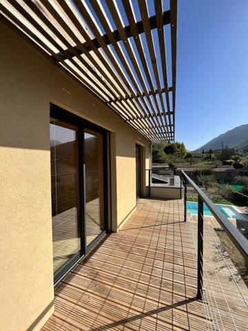 Buis-les-Baronnies (26170) Mollans-sur-Ouvèze. Maison contemporaine autonome en énergie de 145 m2 hab. sur un terrain de 778 m2 avec pisc