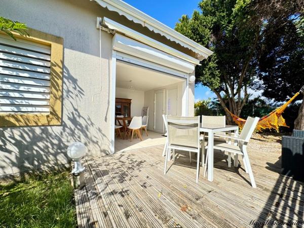 SAINT-FRANÇOIS – PROPRIÉTÉ RARE À 100 MÈTRES DE LA PLAGE – 3 VILLAS INDÉPENDANTES SUR 1 539 m²
