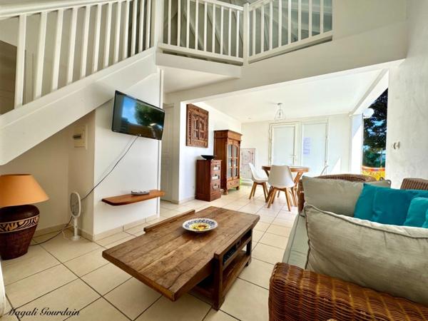 SAINT-FRANÇOIS – PROPRIÉTÉ RARE À 100 MÈTRES DE LA PLAGE – 3 VILLAS INDÉPENDANTES SUR 1 539 m²