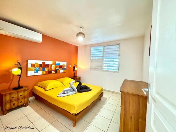 SAINT-FRANÇOIS – PROPRIÉTÉ RARE À 100 MÈTRES DE LA PLAGE – 3 VILLAS INDÉPENDANTES SUR 1 539 m²