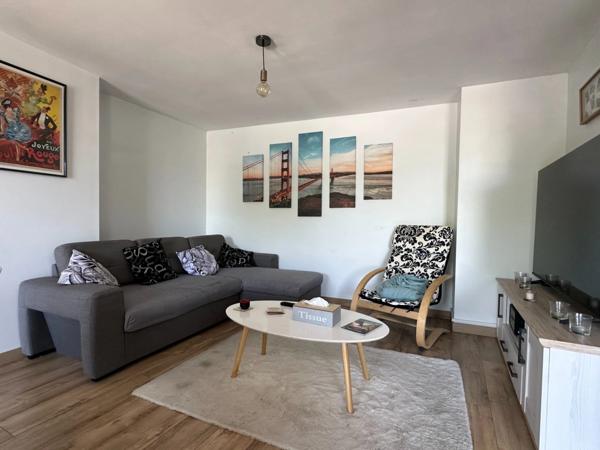 Ultra-centre Saumur, face Loire, Maison de ville sans extérieur de 100m2