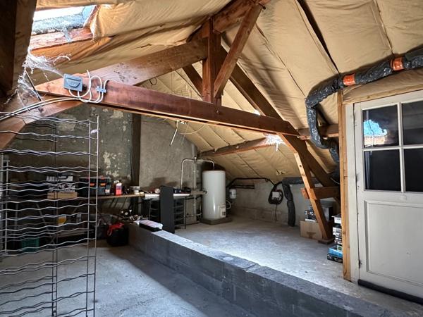 Ultra-centre Saumur, face Loire, Maison de ville sans extérieur de 100m2