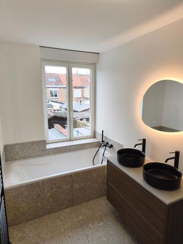 Maison Lomme 90 m2, 3 ch, salle de bains complète, jardin, Bus 10