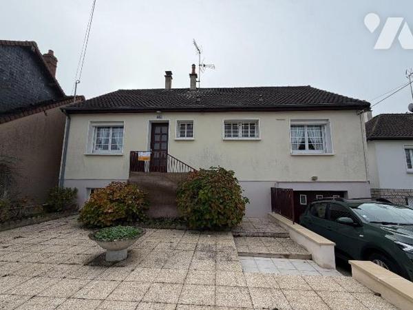 A ACHETER sur la commune de LA BAZOCHE-GOUET

Une maison d'habitation offrant des espaces fon...