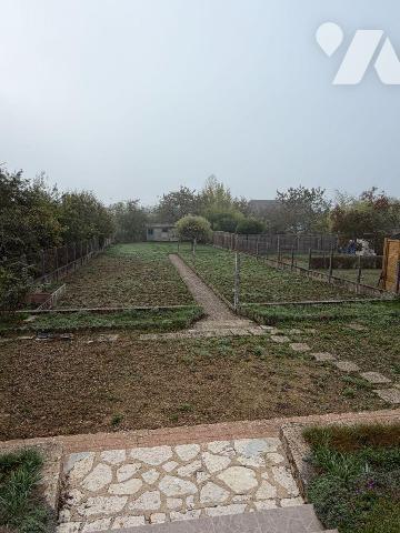 A ACHETER sur la commune de LA BAZOCHE-GOUET

Une maison d'habitation offrant des espaces fon...
