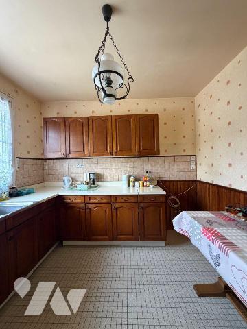 A ACHETER sur la commune de LA BAZOCHE-GOUET

Une maison d'habitation offrant des espaces fon...