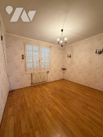 A ACHETER sur la commune de LA BAZOCHE-GOUET

Une maison d'habitation offrant des espaces fon...