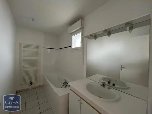 Appartement à louer 5 pièces 97.69m² Dijon (21000)
