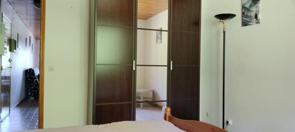 Joli T2 traversant de 43m² avec terrasse situé au 1er étage