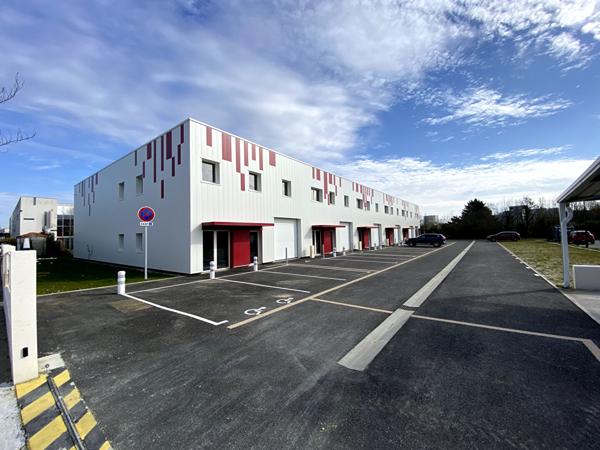 A VENDRE : très beau BUREAUX NEUFS environ 100 m2 - SAINT-HERBLAIN