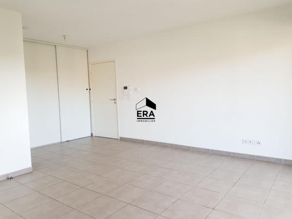 SALON - Proche Gare - 3 pièces de 58 m² avec terrasse et garage double