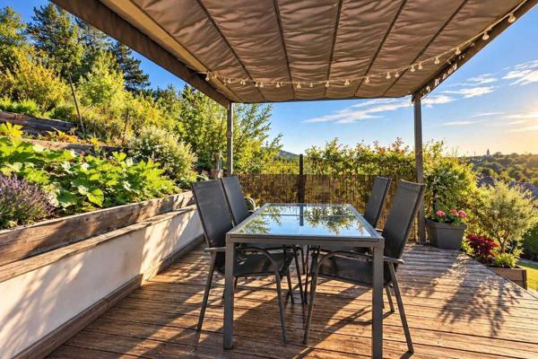 Maison en pierre avec terrain de 561 m²