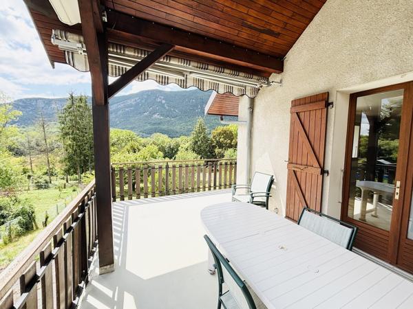 Maison 14m2 terrain 2032m2 vue dégagée 422 000 € H.A.I.*
