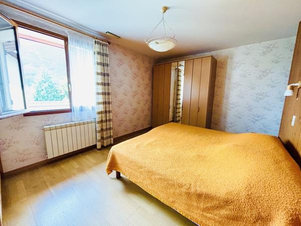 Maison 14m2 terrain 2032m2 vue dégagée 422 000 € H.A.I.*