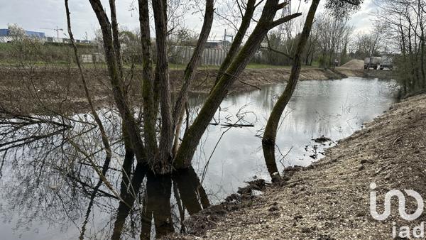 Land for sale 10 000 m² Saint-Parres-lès-Vaudes