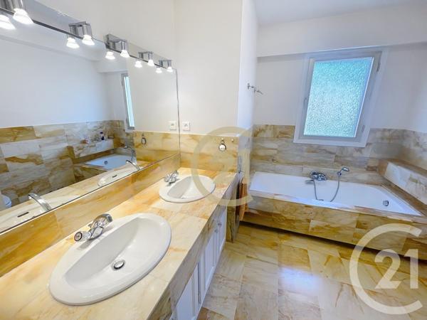 Appartement F4 à vendre  4 pièces - 118,70 m2 MANDELIEU LA NAPOULE - 06