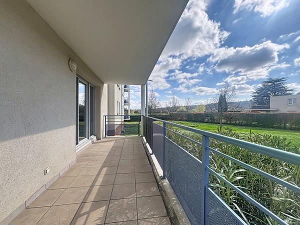 Castanet-Tolosan, secteur lac Raboudy , très grand appartement de 77 m² avec garage, vue dégagée et ascenseur