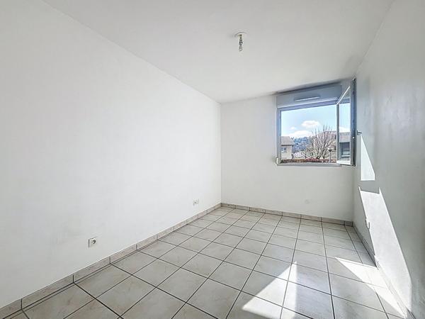 Castanet-Tolosan, secteur lac Raboudy , très grand appartement de 77 m² avec garage, vue dégagée et ascenseur
