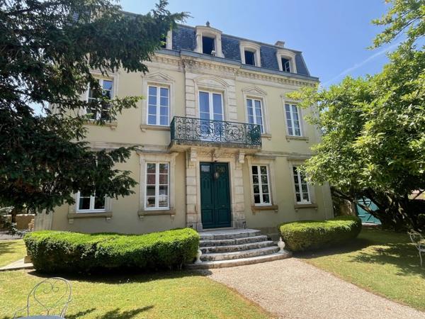 Marciac (32) ELEGANTE MAISON DE MAITRE, sans travaux, avec maison d'artistes ou gîte, parc séculaire clos de murs
