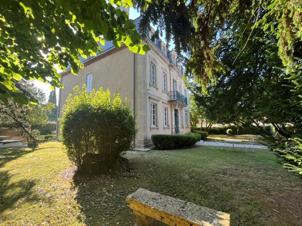 Marciac (32) ELEGANTE MAISON DE MAITRE, sans travaux, avec maison d'artistes ou gîte, parc séculaire clos de murs