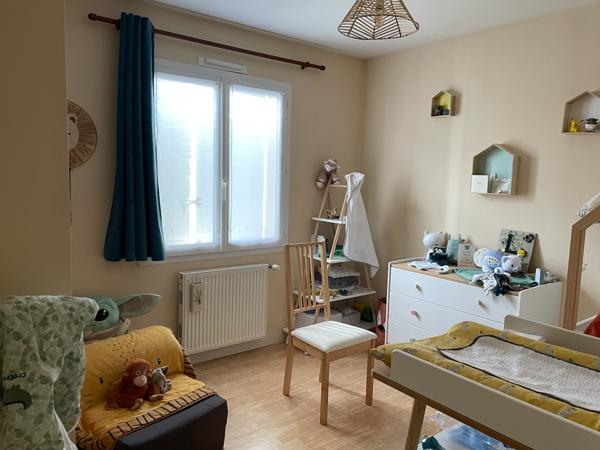 CHAURAY - Pavillon T5 de 112m2 sur demi sous-sol avec garage