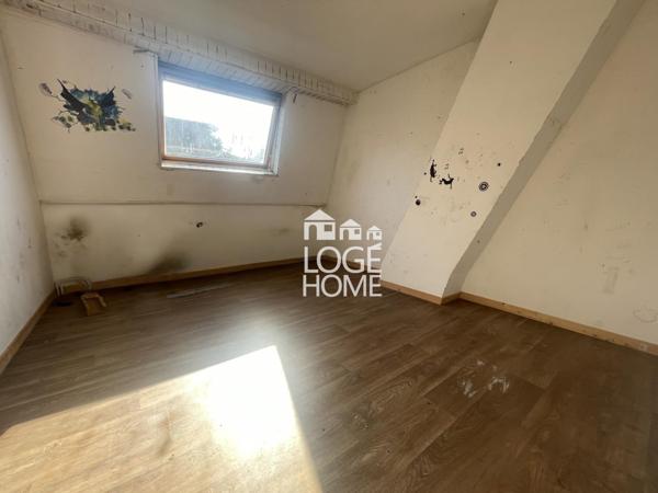 Maison- 4 chambres beau potentiel