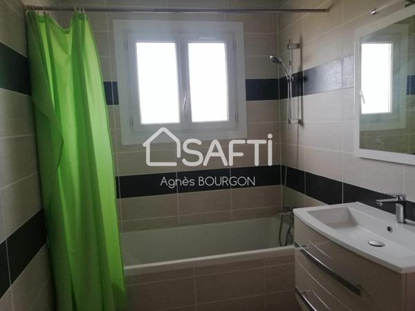 Immeuble composé de deux T4 avec garage et jardin