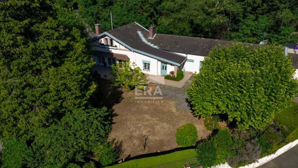 Maison familiale de 280 m² en hyper-centre d'Ecully, T2 indépendant
