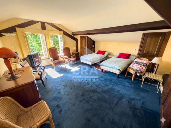 Maison familiale de 280 m² en hyper-centre d'Ecully, T2 indépendant
