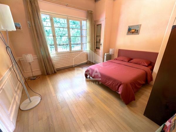 Maison familiale de 280 m² en hyper-centre d'Ecully, T2 indépendant