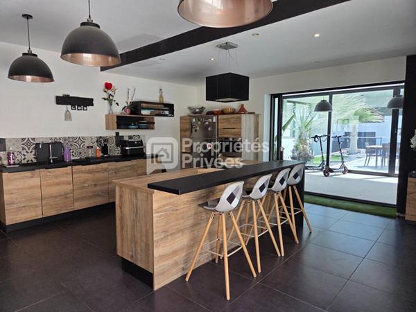 Maison Montélimar 6 pièces 225 m2