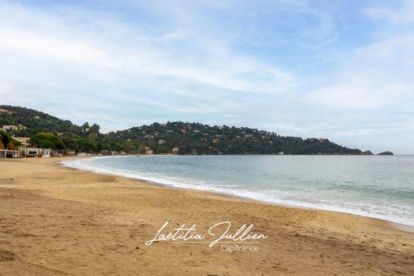 DEPT VAR - LE LAVANDOU Cavalière – Studio 26m² 4 couchages avec terrasse de 11m² plein Sud au calme, parking et plage à pied