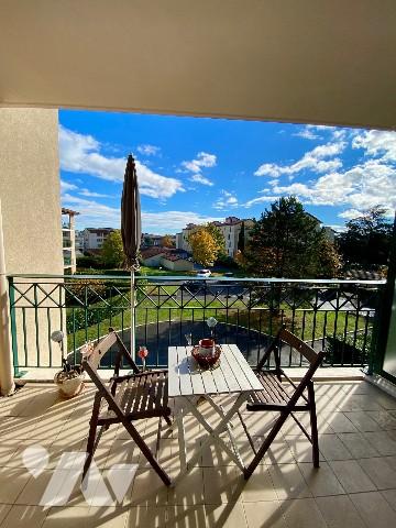 APPARTEMENT CRAPONNE RUE CENTRALE
TERRASSE ET GARAGE DOUBLE