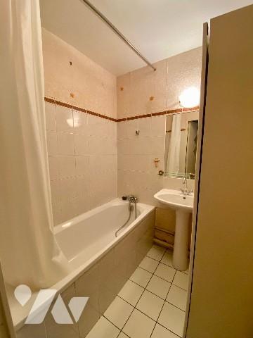 APPARTEMENT CRAPONNE RUE CENTRALE
TERRASSE ET GARAGE DOUBLE