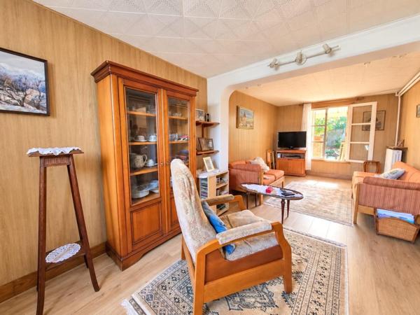 2 Maisons total 174m2  à vendre et un grand garage de 85m2  à  8 minutes de la Gare RER D Vert de Maisons