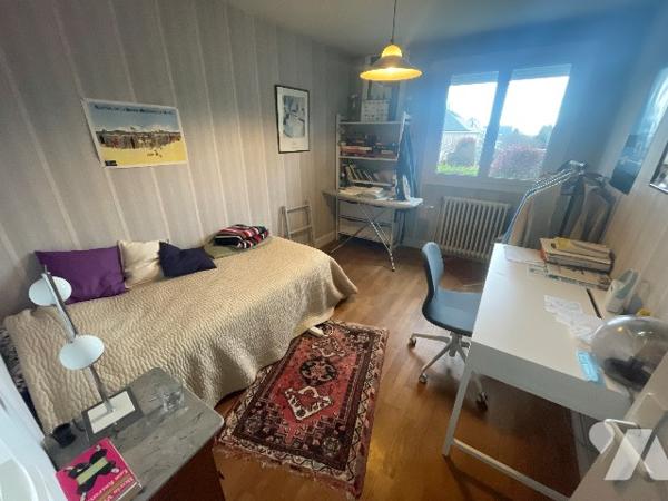 A LA CHAUSSEE SAINT VICTOR