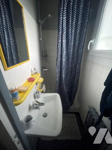 A LA CHAUSSEE SAINT VICTOR