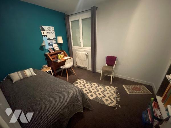 A LA CHAUSSEE SAINT VICTOR