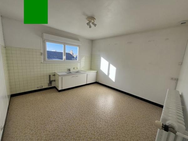 Appartement à louer 466 € CC ISSOUDUN 3 p 87 m² DPE E